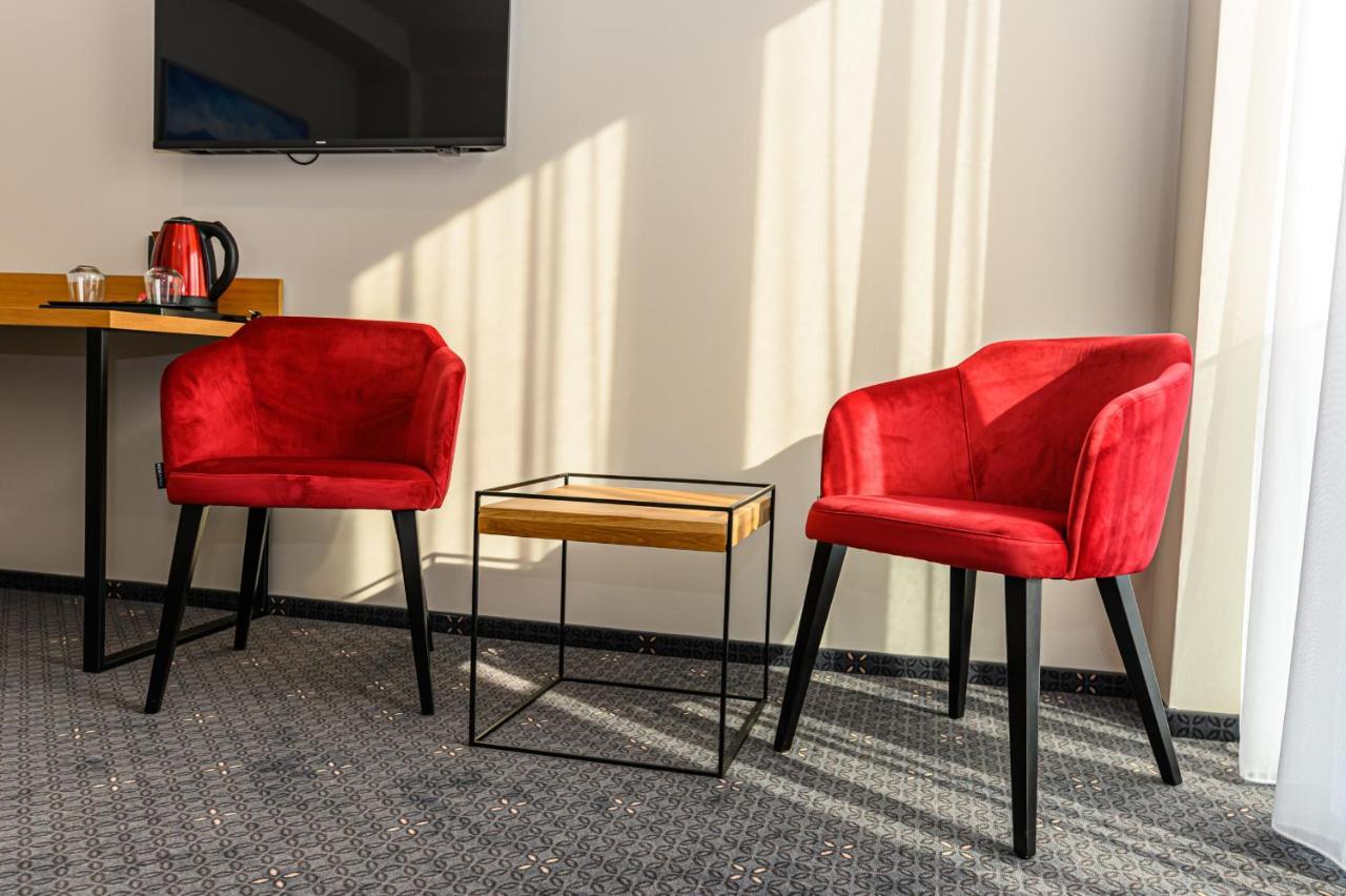 Hotel Dukat Gura Humorului Exteriör bild