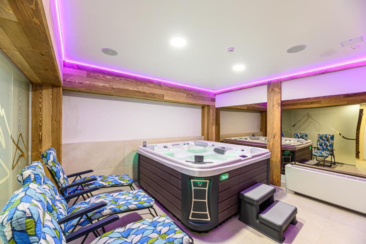 Hotel Dukat Gura Humorului Exteriör bild
