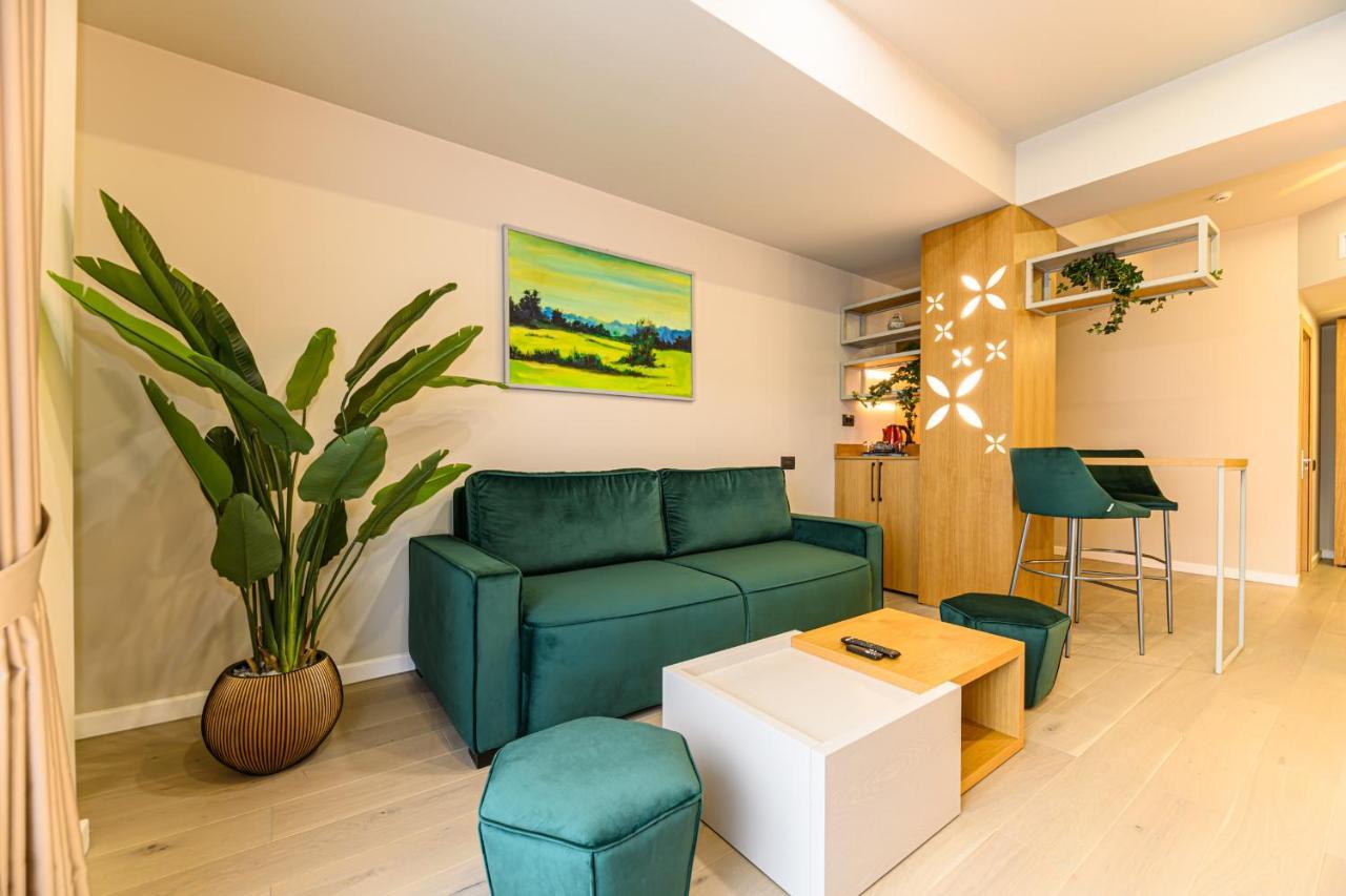 Hotel Dukat Gura Humorului Exteriör bild