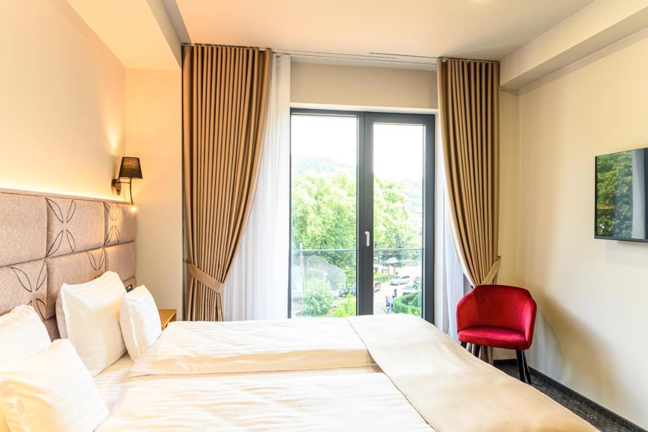 Hotel Dukat Gura Humorului Exteriör bild